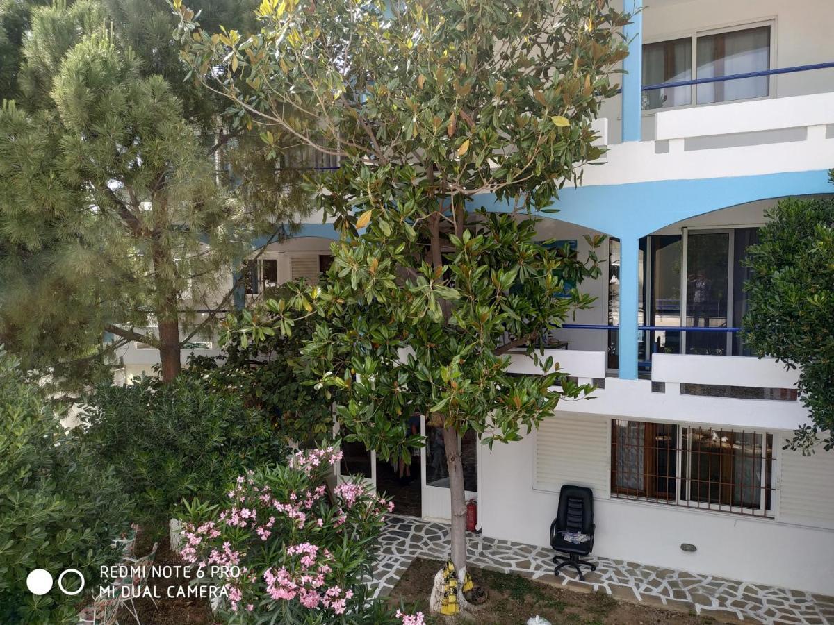 Muses Apartments Еретрия Екстериор снимка