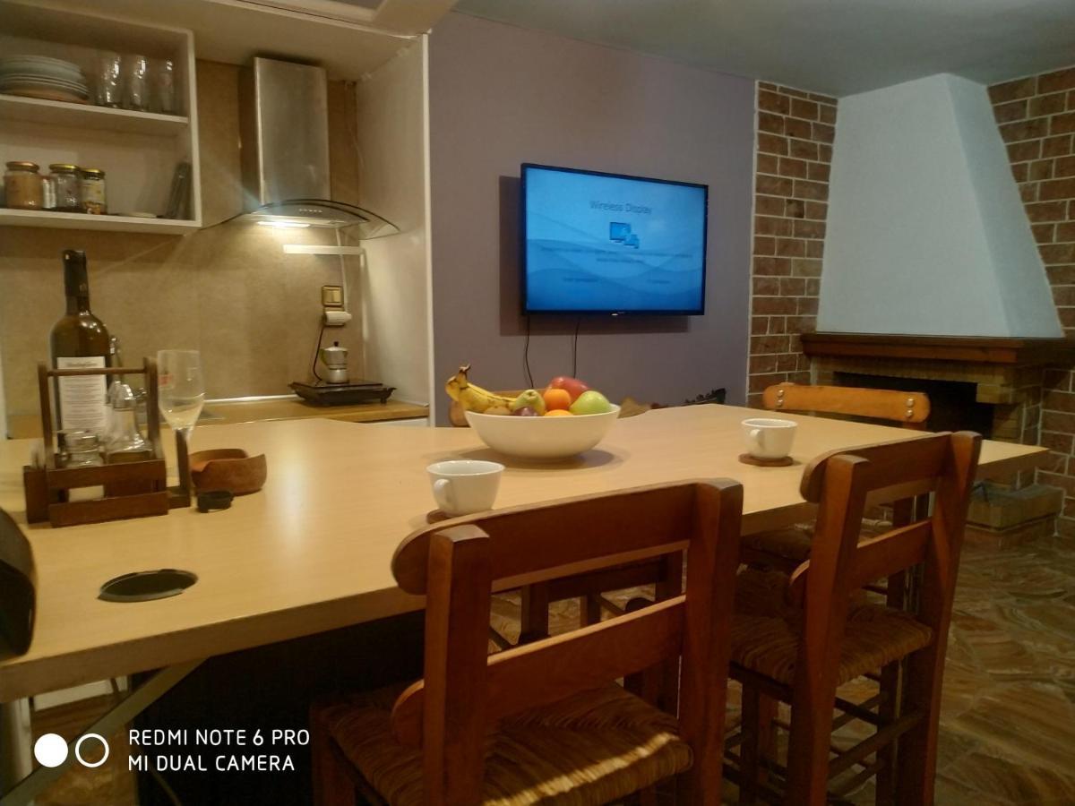 Muses Apartments Еретрия Екстериор снимка
