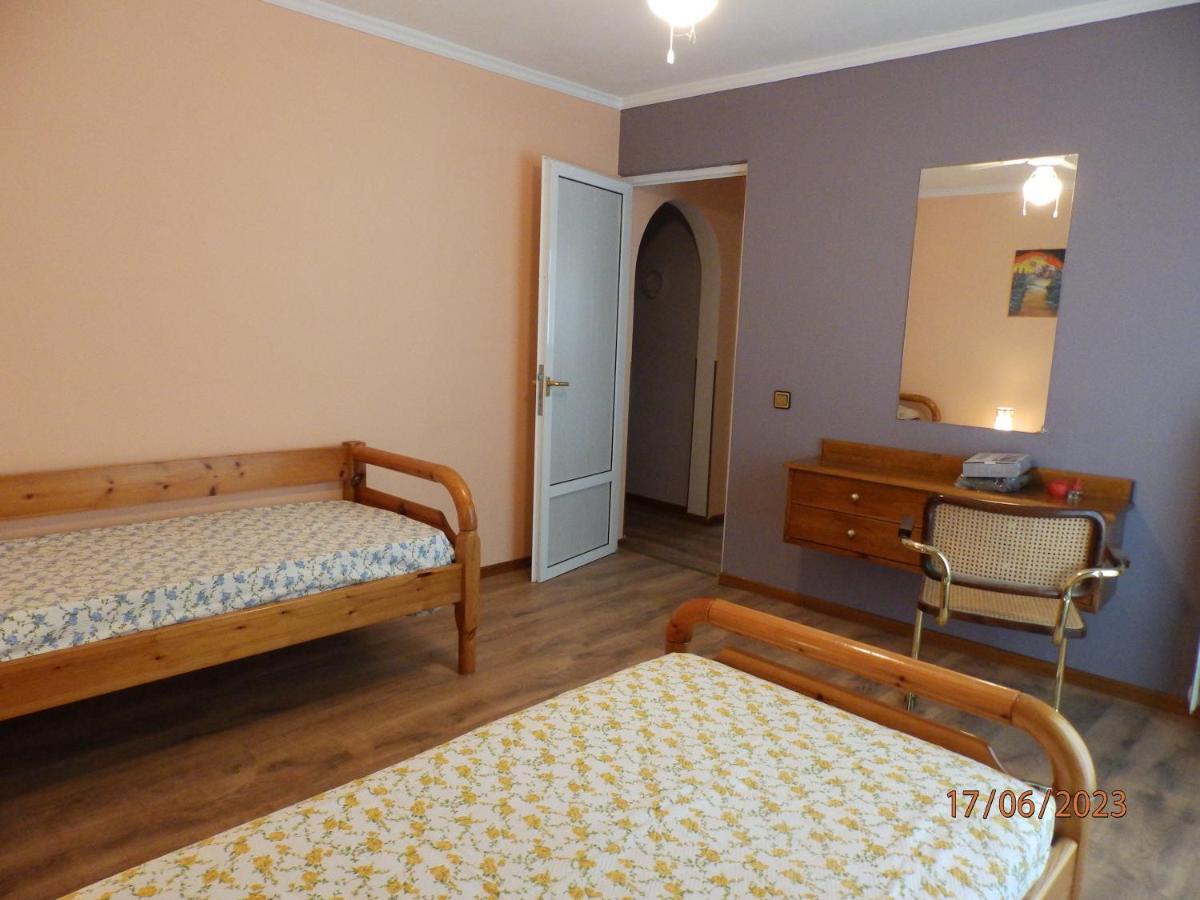 Muses Apartments Еретрия Екстериор снимка