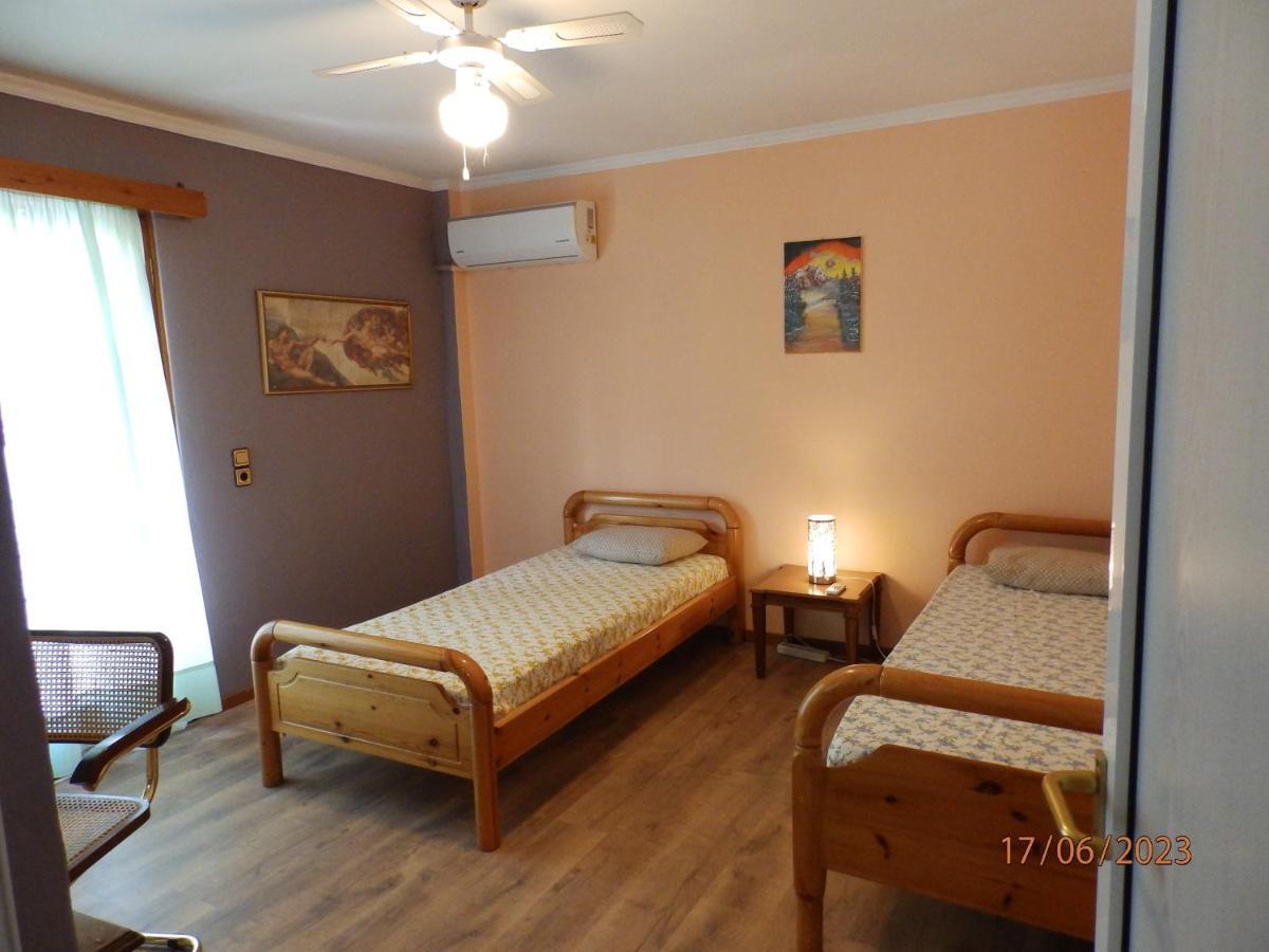 Muses Apartments Еретрия Екстериор снимка