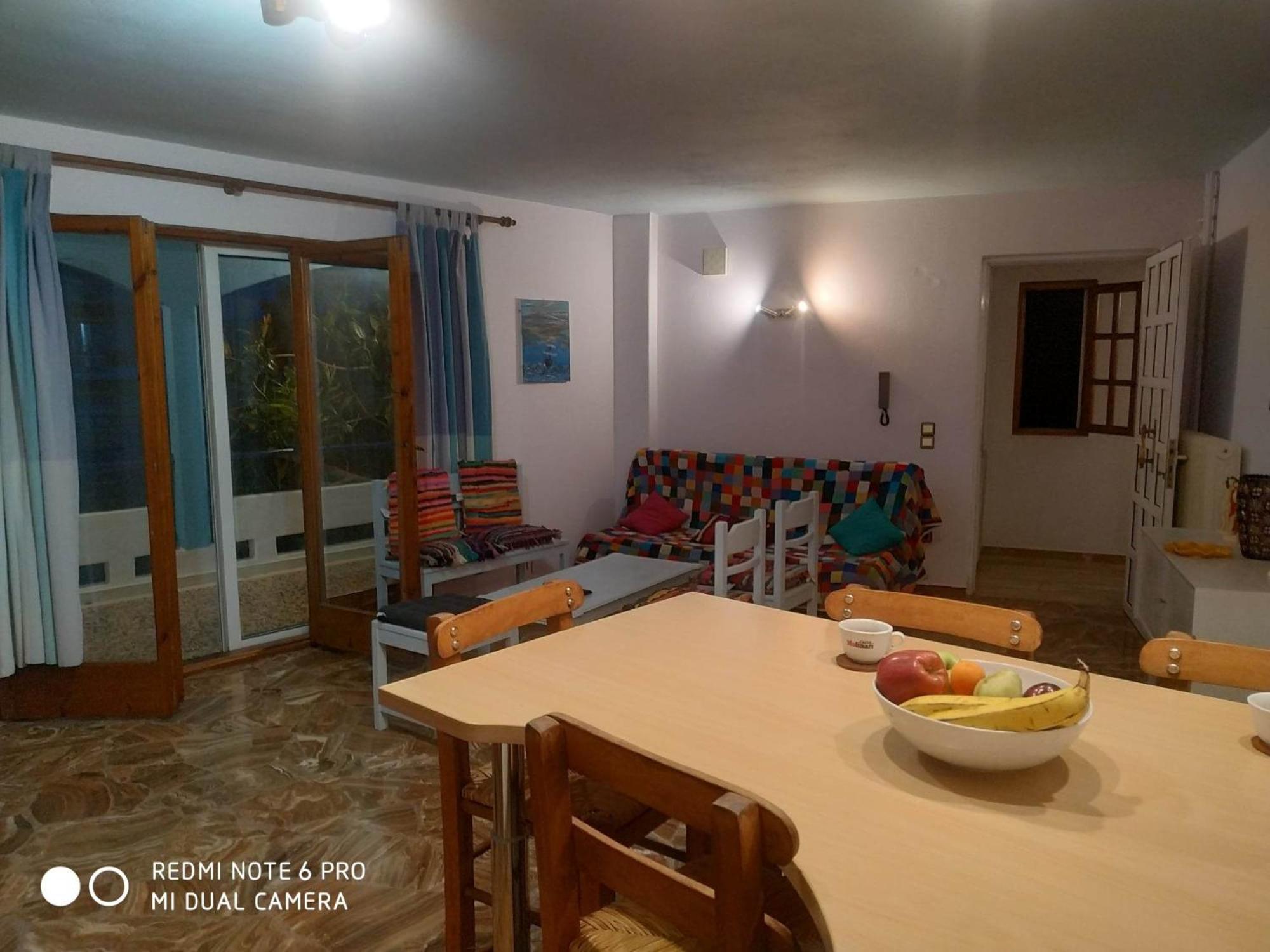 Muses Apartments Еретрия Екстериор снимка